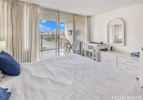 445 Seaside Avenue,Honolulu,Hawaii,96815,1 Bedroom Bedrooms,1 BathroomBathrooms,Condo/Townhouse,Seaside,16,18386392