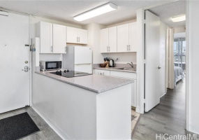 445 Seaside Avenue,Honolulu,Hawaii,96815,1 Bedroom Bedrooms,1 BathroomBathrooms,Condo/Townhouse,Seaside,16,18386392