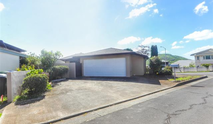 1472 Ala Naupaka Street,Honolulu,Hawaii,96818,3 Bedrooms Bedrooms,2 BathroomsBathrooms,Single family,Ala Naupaka,18387746
