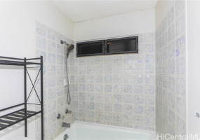 1472 Ala Naupaka Street,Honolulu,Hawaii,96818,3 Bedrooms Bedrooms,2 BathroomsBathrooms,Single family,Ala Naupaka,18387746