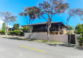 1472 Ala Naupaka Street,Honolulu,Hawaii,96818,3 Bedrooms Bedrooms,2 BathroomsBathrooms,Single family,Ala Naupaka,18387746