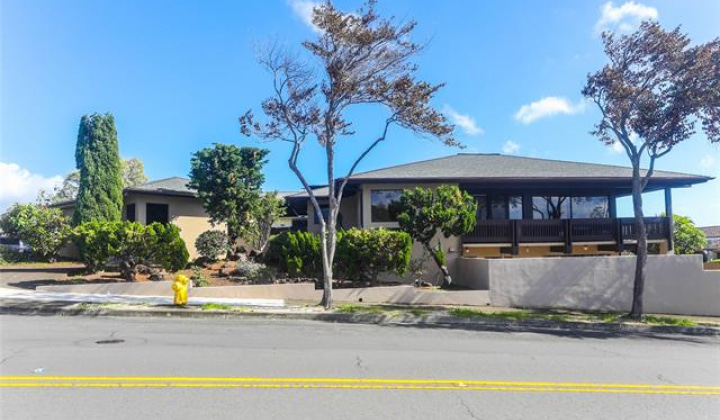 1472 Ala Naupaka Street,Honolulu,Hawaii,96818,3 Bedrooms Bedrooms,2 BathroomsBathrooms,Single family,Ala Naupaka,18387746