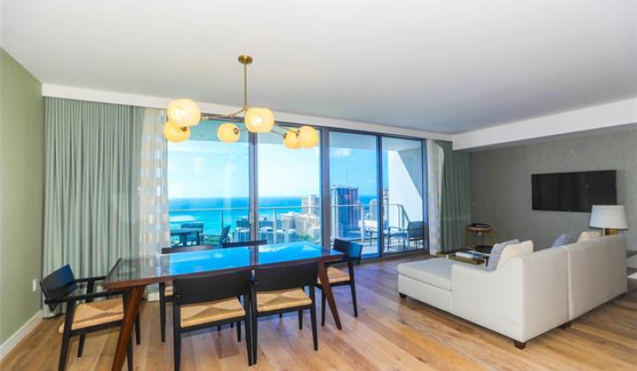 383 Kalaimoku Street,Honolulu,Hawaii,96815,2 ベッドルーム ベッドルーム,3 バスルームバスルーム,コンド / タウンハウス,Kalaimoku,35,18387851