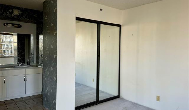 201 Ohua Avenue,Honolulu,Hawaii,96815,1 Bedroom Bedrooms,1 BathroomBathrooms,Condo/Townhouse,Ohua,10,18388504