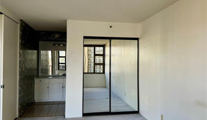 201 Ohua Avenue,Honolulu,Hawaii,96815,1 Bedroom Bedrooms,1 BathroomBathrooms,Condo/Townhouse,Ohua,10,18388504