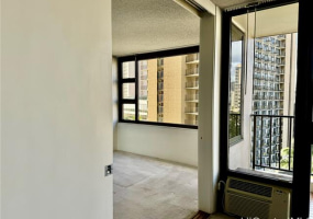 201 Ohua Avenue,Honolulu,Hawaii,96815,1 Bedroom Bedrooms,1 BathroomBathrooms,Condo/Townhouse,Ohua,10,18388504