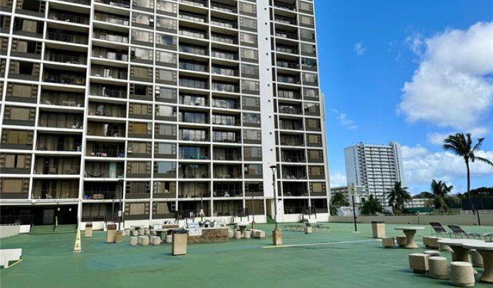 201 Ohua Avenue,Honolulu,Hawaii,96815,1 Bedroom Bedrooms,1 BathroomBathrooms,Condo/Townhouse,Ohua,10,18388504
