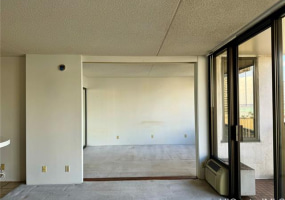 201 Ohua Avenue,Honolulu,Hawaii,96815,1 Bedroom Bedrooms,1 BathroomBathrooms,Condo/Townhouse,Ohua,10,18388504