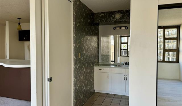 201 Ohua Avenue,Honolulu,Hawaii,96815,1 Bedroom Bedrooms,1 BathroomBathrooms,Condo/Townhouse,Ohua,10,18388504