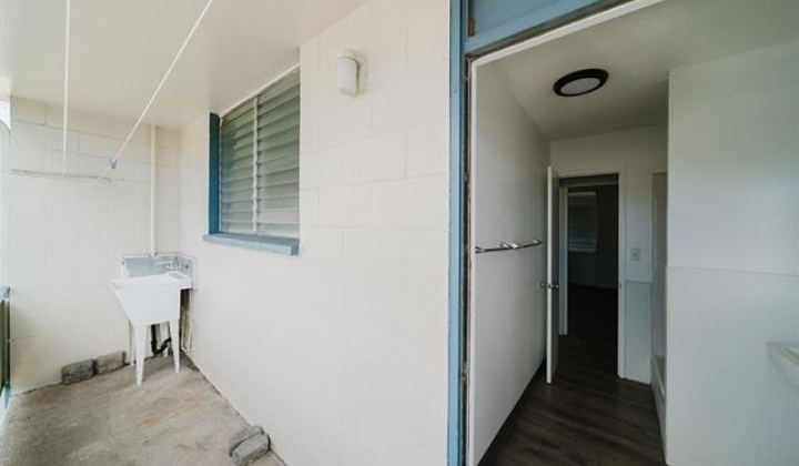 715 Umi Street,Honolulu,Hawaii,96819,1 Bedroom Bedrooms,1 BathroomBathrooms,Condo/Townhouse,Umi,3,18388868