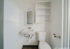 715 Umi Street,Honolulu,Hawaii,96819,1 Bedroom Bedrooms,1 BathroomBathrooms,Condo/Townhouse,Umi,3,18388868