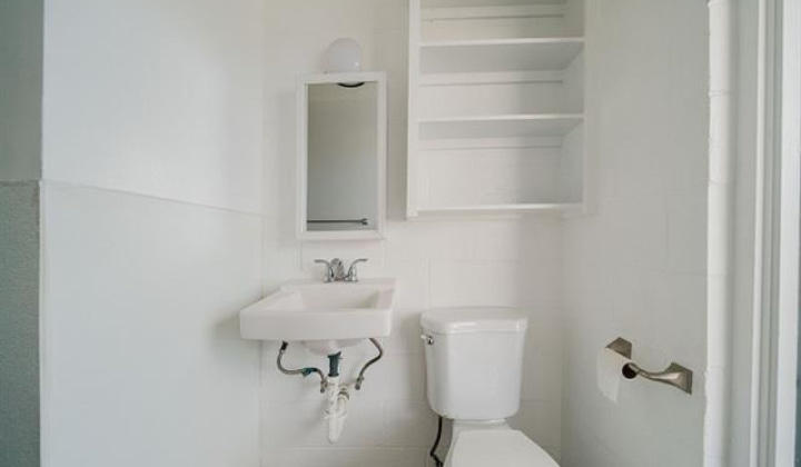 715 Umi Street,Honolulu,Hawaii,96819,1 Bedroom Bedrooms,1 BathroomBathrooms,Condo/Townhouse,Umi,3,18388868