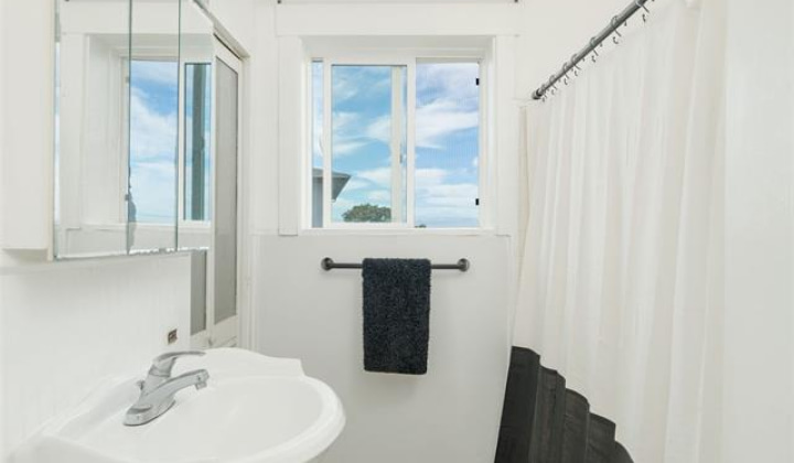 1747 Skyline Drive,Honolulu,Hawaii,96817,6 Bedrooms Bedrooms,3 BathroomsBathrooms,Single family,Skyline,18388933