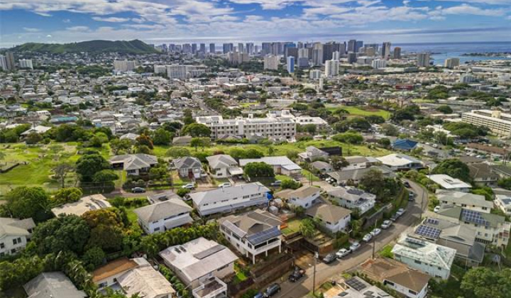 1747 Skyline Drive,Honolulu,Hawaii,96817,6 Bedrooms Bedrooms,3 BathroomsBathrooms,Single family,Skyline,18388933