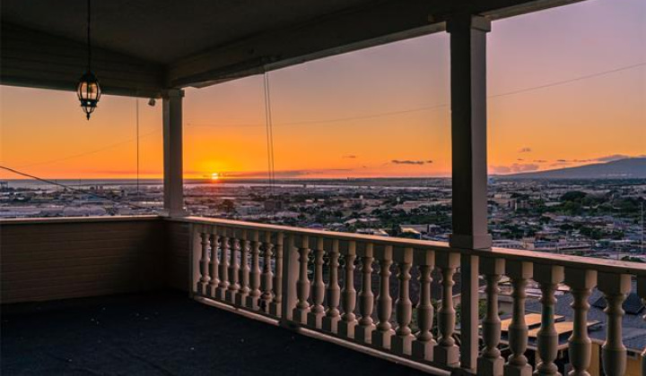1747 Skyline Drive,Honolulu,Hawaii,96817,6 Bedrooms Bedrooms,3 BathroomsBathrooms,Single family,Skyline,18388933