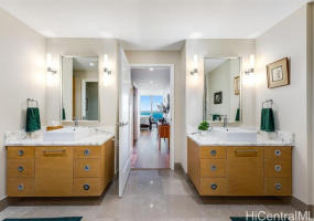 1177 Queen Street,Honolulu,Hawaii,96814,2 Bedrooms Bedrooms,2 BathroomsBathrooms,Condo/Townhouse,Queen,45,18389161