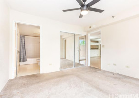1090 Ala Napunani Street,Honolulu,Hawaii,96818,2 Bedrooms Bedrooms,2 BathroomsBathrooms,Condo/Townhouse,Ala Napunani,1,18389194
