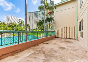 1090 Ala Napunani Street,Honolulu,Hawaii,96818,2 Bedrooms Bedrooms,2 BathroomsBathrooms,Condo/Townhouse,Ala Napunani,1,18389194