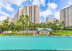 1090 Ala Napunani Street,Honolulu,Hawaii,96818,2 Bedrooms Bedrooms,2 BathroomsBathrooms,Condo/Townhouse,Ala Napunani,1,18389194