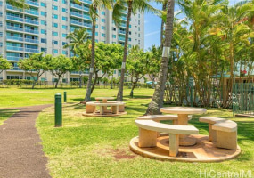 1090 Ala Napunani Street,Honolulu,Hawaii,96818,2 Bedrooms Bedrooms,2 BathroomsBathrooms,Condo/Townhouse,Ala Napunani,1,18389194