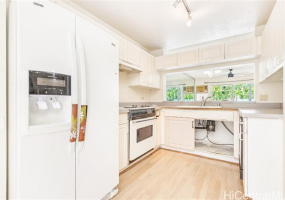 1090 Ala Napunani Street,Honolulu,Hawaii,96818,2 Bedrooms Bedrooms,2 BathroomsBathrooms,Condo/Townhouse,Ala Napunani,1,18389194