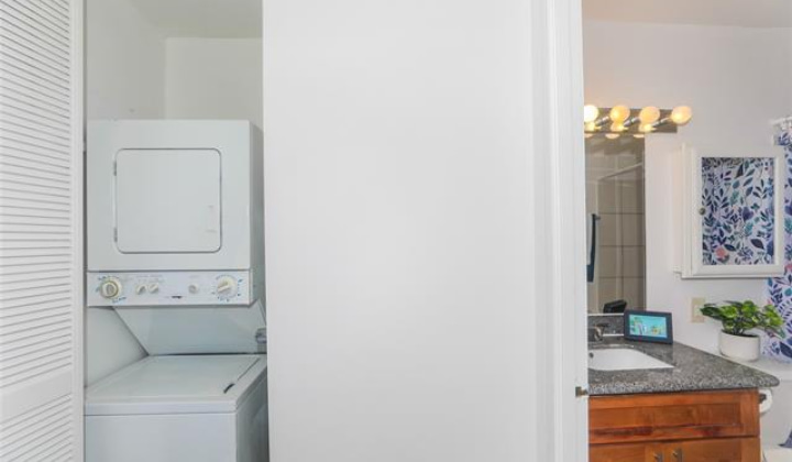 1848 Kahakai Drive,Honolulu,Hawaii,96814,1 ベッドルーム ベッドルーム,1 バスルームバスルーム,コンド / タウンハウス,Kahakai,18,18389346