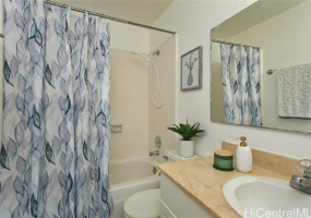 1320 Alexander Street,Honolulu,Hawaii,96826,2 ベッドルーム ベッドルーム,2 バスルームバスルーム,コンド / タウンハウス,Alexander,5,18389942