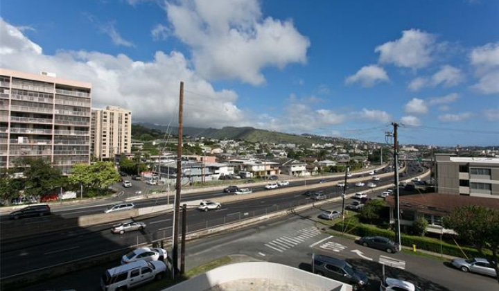 1320 Alexander Street,Honolulu,Hawaii,96826,2 ベッドルーム ベッドルーム,2 バスルームバスルーム,コンド / タウンハウス,Alexander,5,18389942