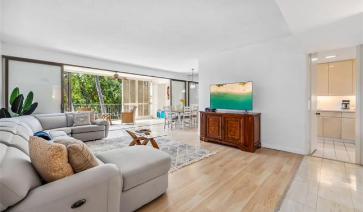 4999 Kahala Avenue,Honolulu,Hawaii,96816,2 Bedrooms Bedrooms,2 BathroomsBathrooms,Condo/Townhouse,Kahala,2,18390208