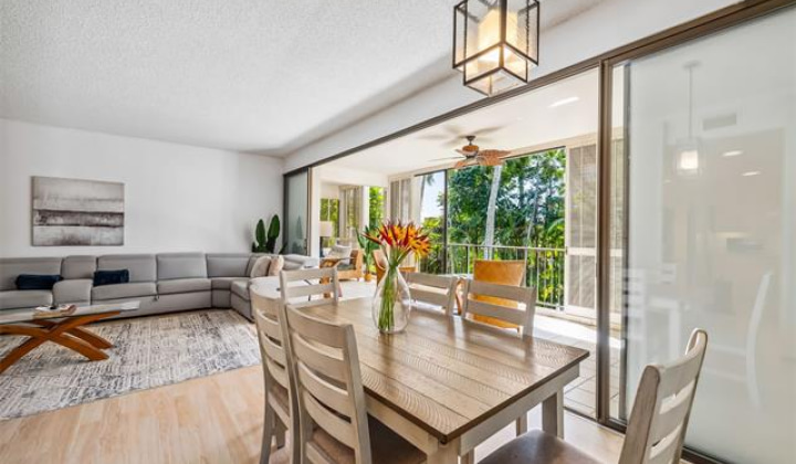 4999 Kahala Avenue,Honolulu,Hawaii,96816,2 Bedrooms Bedrooms,2 BathroomsBathrooms,Condo/Townhouse,Kahala,2,18390208