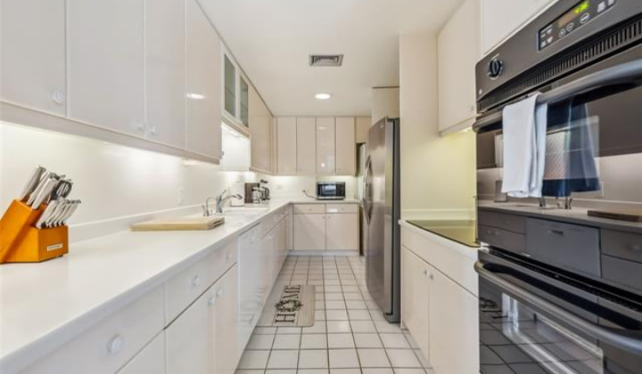 4999 Kahala Avenue,Honolulu,Hawaii,96816,2 Bedrooms Bedrooms,2 BathroomsBathrooms,Condo/Townhouse,Kahala,2,18390208