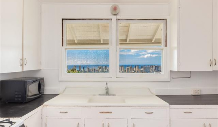 1571 Alencastre Street,Honolulu,Hawaii,96816,3 Bedrooms Bedrooms,1 BathroomBathrooms,Single family,Alencastre,18390210