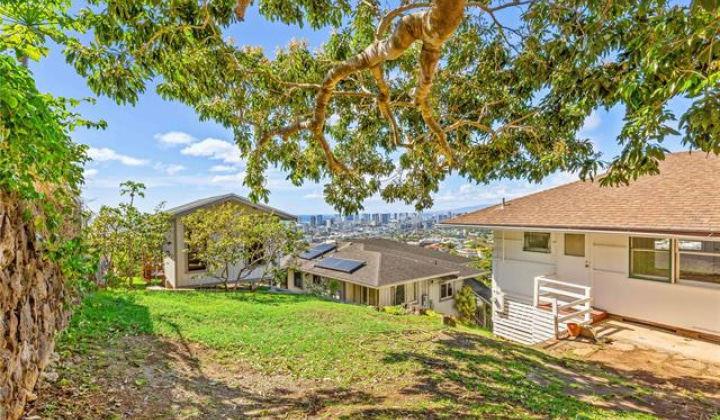 1571 Alencastre Street,Honolulu,Hawaii,96816,3 Bedrooms Bedrooms,1 BathroomBathrooms,Single family,Alencastre,18390210