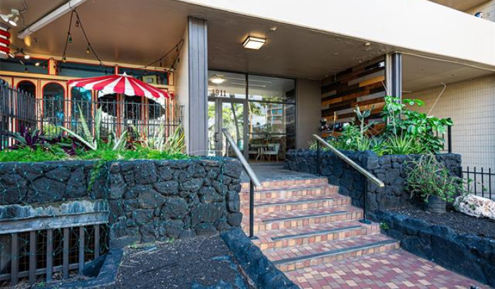 1911 Kalakaua Avenue,Honolulu,Hawaii,96815,1 ベッドルーム ベッドルーム,1 バスルームバスルーム,コンド / タウンハウス,Kalakaua,4,18840141