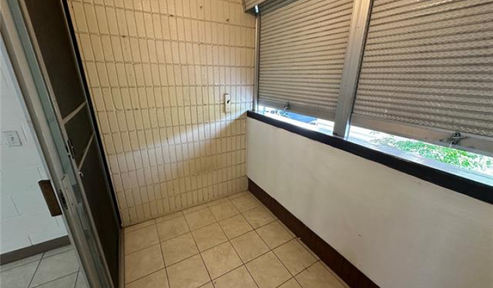 750 Kanoa Street,Honolulu,Hawaii,96817,2 Bedrooms Bedrooms,1 BathroomBathrooms,Condo/Townhouse,Kanoa,2,18390214