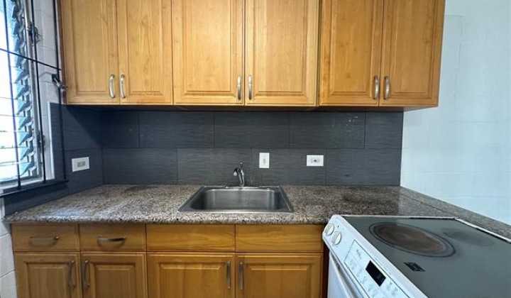 750 Kanoa Street,Honolulu,Hawaii,96817,2 Bedrooms Bedrooms,1 BathroomBathrooms,Condo/Townhouse,Kanoa,2,18390214