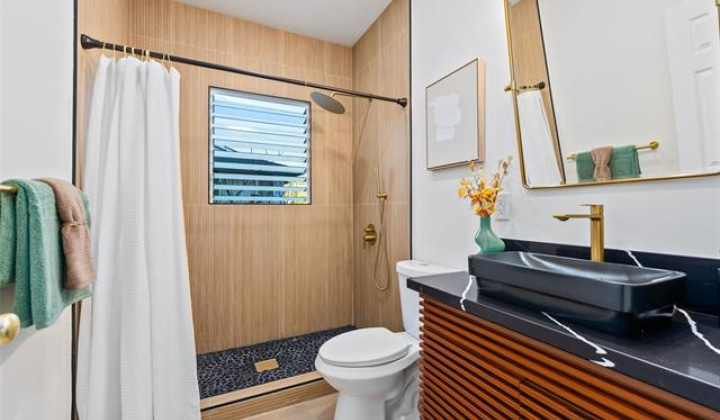3758 Harding Avenue,Honolulu,Hawaii,96816,4 Bedrooms Bedrooms,3 BathroomsBathrooms,Single family,Harding,18390796
