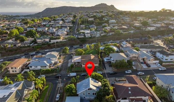 3758 Harding Avenue,Honolulu,Hawaii,96816,4 Bedrooms Bedrooms,3 BathroomsBathrooms,Single family,Harding,18390796