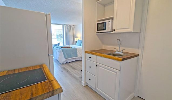 445 Seaside Avenue,Honolulu,Hawaii,96815,1 BathroomBathrooms,Condo/Townhouse,Seaside,25,18391451