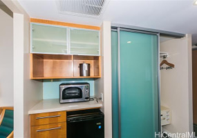 410 Atkinson Drive,Honolulu,Hawaii,96814,1 Bedroom Bedrooms,1 BathroomBathrooms,Condo/Townhouse,Atkinson,8,18391462
