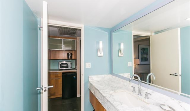 410 Atkinson Drive,Honolulu,Hawaii,96814,1 Bedroom Bedrooms,1 BathroomBathrooms,Condo/Townhouse,Atkinson,8,18391462