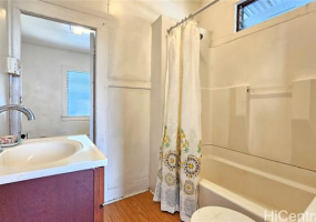 737 School Street,Honolulu,Hawaii,96817,3 Bedrooms Bedrooms,1 BathroomBathrooms,Single family,School,18391771