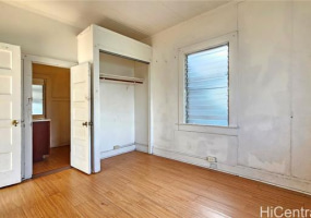737 School Street,Honolulu,Hawaii,96817,3 Bedrooms Bedrooms,1 BathroomBathrooms,Single family,School,18391771