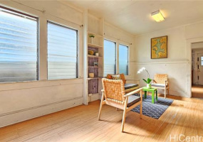 737 School Street,Honolulu,Hawaii,96817,3 Bedrooms Bedrooms,1 BathroomBathrooms,Single family,School,18391771