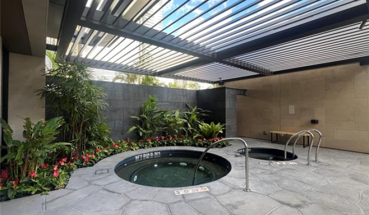 1100 Ala Moana Boulevard,Honolulu,Hawaii,96814,2 Bedrooms Bedrooms,2 BathroomsBathrooms,Condo/Townhouse,Ala Moana,10,18392014