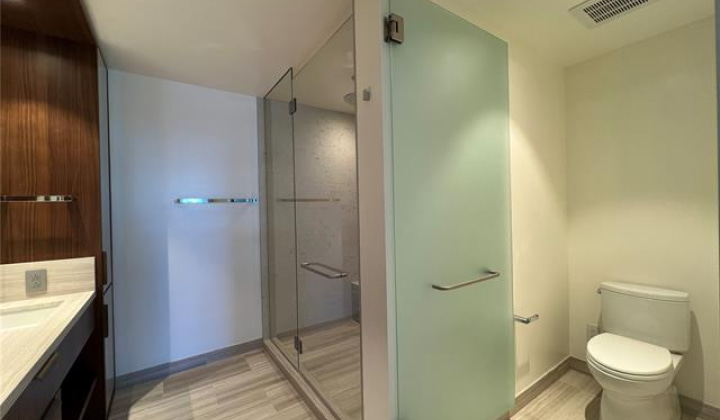 1100 Ala Moana Boulevard,Honolulu,Hawaii,96814,2 Bedrooms Bedrooms,2 BathroomsBathrooms,Condo/Townhouse,Ala Moana,10,18392014