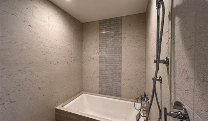1100 Ala Moana Boulevard,Honolulu,Hawaii,96814,2 Bedrooms Bedrooms,2 BathroomsBathrooms,Condo/Townhouse,Ala Moana,10,18392014