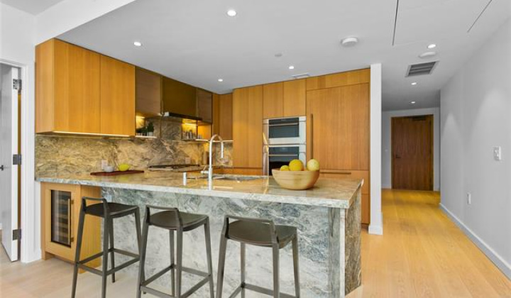 1100 Ala Moana Boulevard,Honolulu,Hawaii,96814,2 Bedrooms Bedrooms,2 BathroomsBathrooms,Condo/Townhouse,Ala Moana,32,18392441