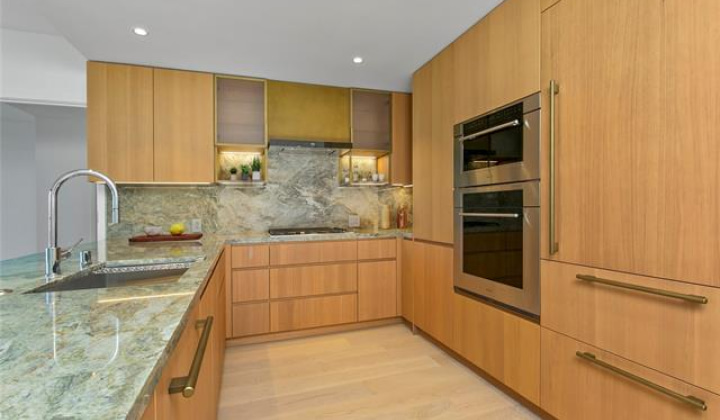 1100 Ala Moana Boulevard,Honolulu,Hawaii,96814,2 Bedrooms Bedrooms,2 BathroomsBathrooms,Condo/Townhouse,Ala Moana,32,18392441