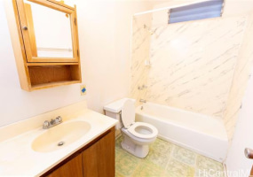 1320-A Kamehameha IV Road,Honolulu,Hawaii,96819,4 Bedrooms Bedrooms,2 BathroomsBathrooms,Single family,Kamehameha IV,18392446